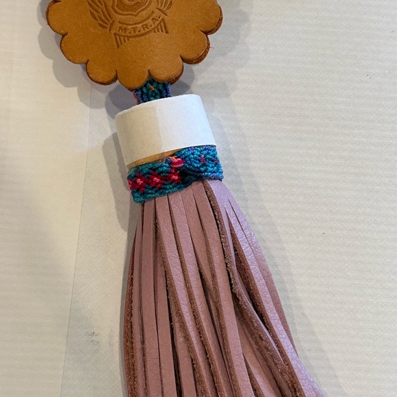 Consuela Multicolor Keychain with Leopard Design - Picture 2 of 3